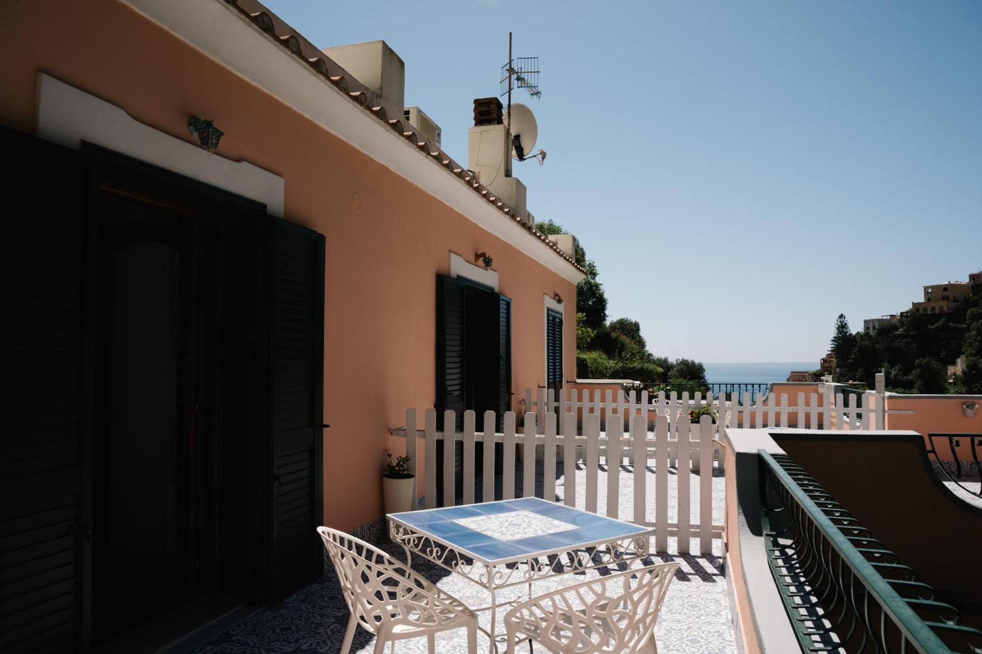 B&B Dormidame' Positano Eksteriør billede